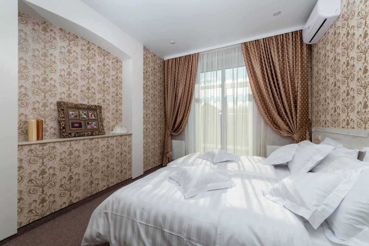 Villa Sarra Baranavichy Extérieur photo